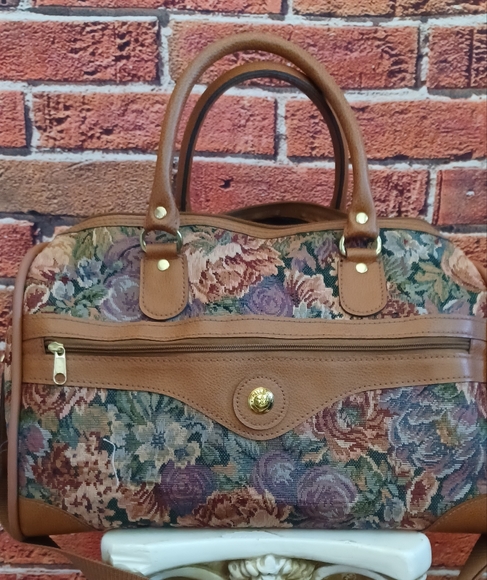 TRAVEL BAG - Picture 1 of 14